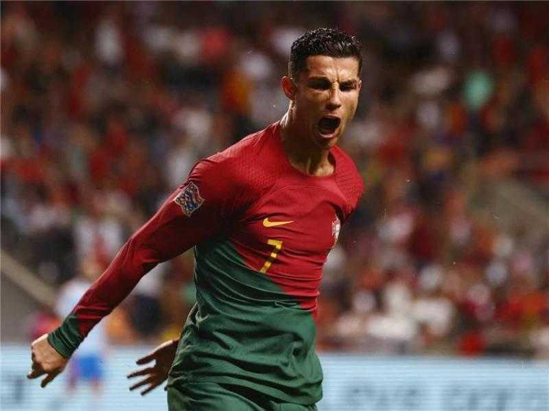 أوزيل: رونالدو لا يحظى بالاحترام الكافي من الصحافة