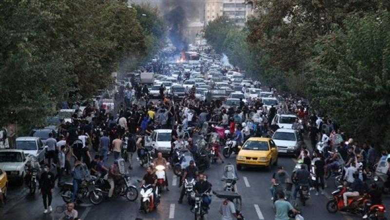 أمريكا وكندا تدينان أعمال العنف الإيرانية ضد المتظاهرين السلميين