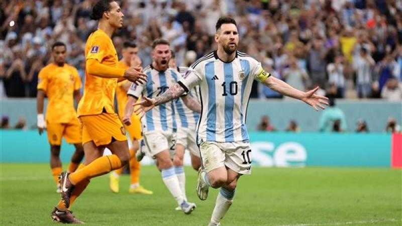 وفاة صحفي أمريكي أثناء تغطية مباراة الأرجنتين وهولندا في كأس العالم بقطر