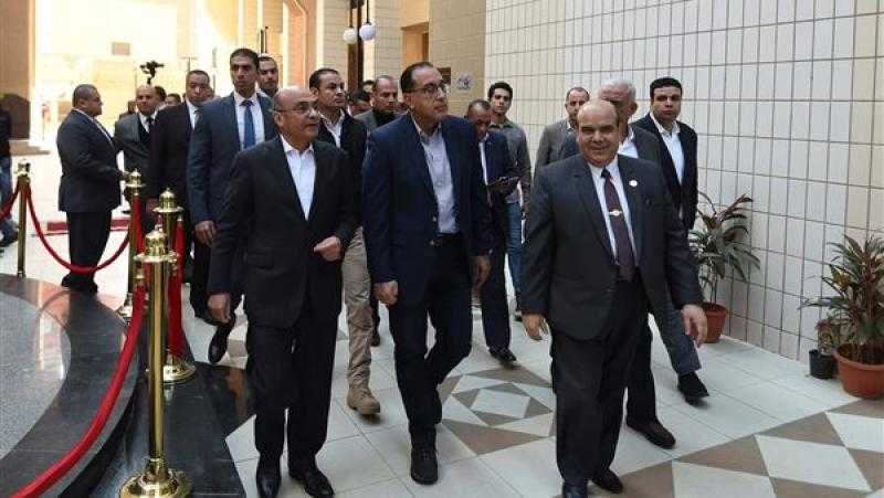رئيس الوزراء يتابع تطوير مجمع محاكم السويس.. صور