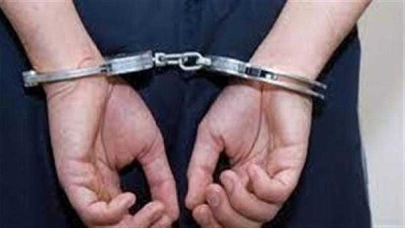 ضبط عاطل بتهمة الاتجار في المخدرات بالجيزة