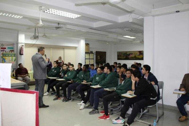 الداخلية تواصل توعية طلبة المدارس بمخاطر المخدرات