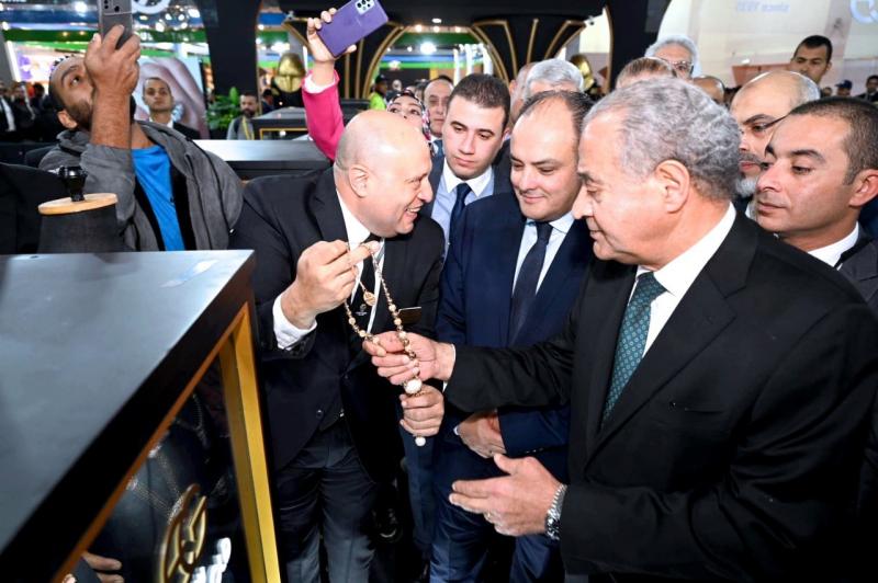 وزيرا التموين والصناعة يفتتحان النسخة الثانية من المعرض الدولي للذهب