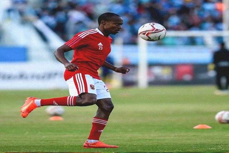 مدرب الأهلي يستعين ببيرسي تاو لحل أزمة الهجوم