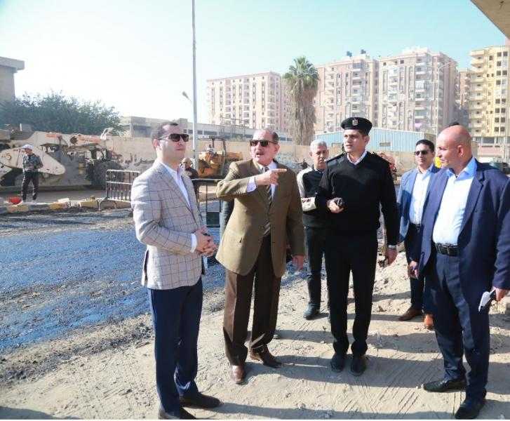 بالصور .. محافظ كفر الشيخ يتفقد رصف الشوارع ويطلق حملة ”الرصيف من حق المواطن”