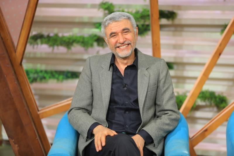 استشاري طب نفسي: السوشيال ميديا سبب انتشار ألعاب تحديات الموت في المدارس