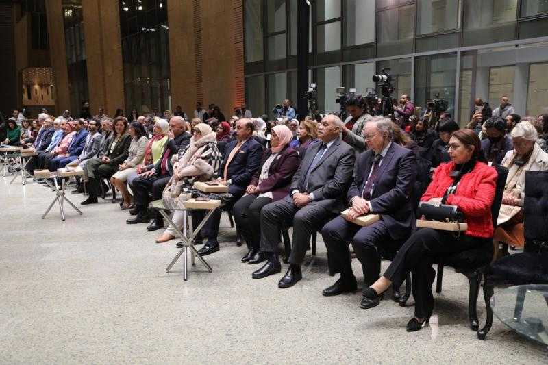 المبادرة الوطنية لتمكين الفتيات ”دوي” تكرم محافظ أسيوط تقديرًا لجهوده ودعمه لانشطة وفعاليات المبادرة