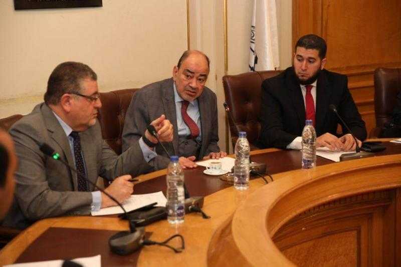 الإفراج عن 55 شحنة لحل أزمة نقص المستلزمات الطبية والأدوية.. وجار الإفراج عن 98 أخرى