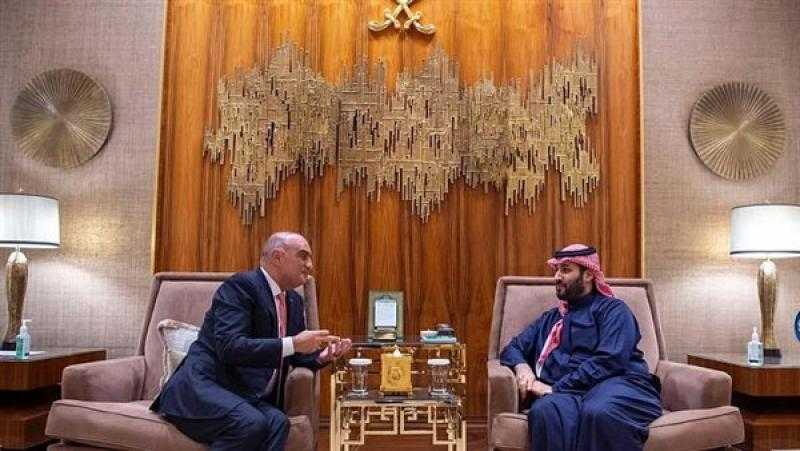 ولي العهد السعودي يستقبل رئيس الوزراء الأردني