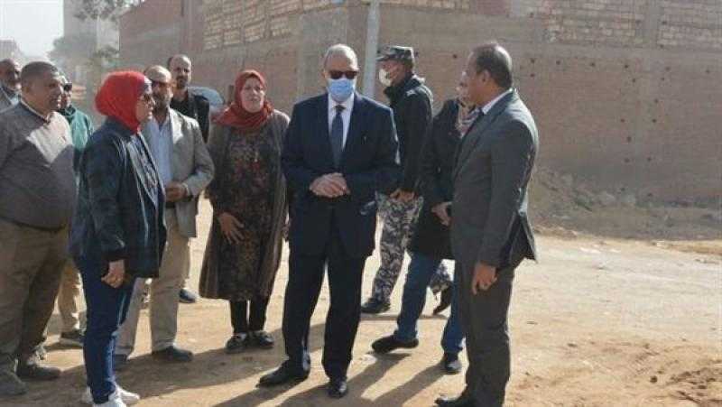 محافظ القليوبية يجري جولة ميدانية لتفقد مشروع رصف محور الباسوسية