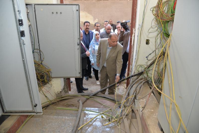 محافظ أسيوط يتفقد أعمال التطوير بالمبنى الملحق لمستشفى المبرة للتأمين الصحي