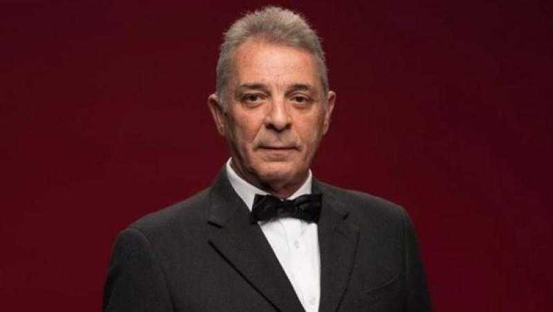 تكريم خاص لمحمود حميدة من أبطال مسرحية في «حتة تانية» اليوم