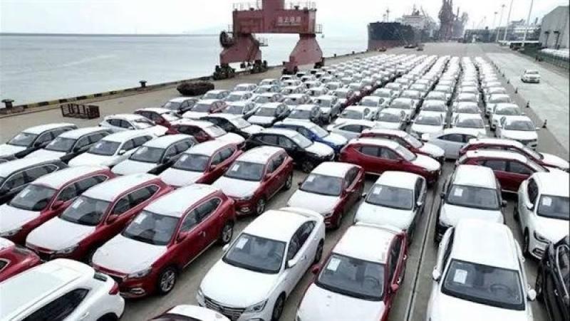 بالإنفوجراف.. تيسيرات جديدة للراغبين في استيراد السيارات