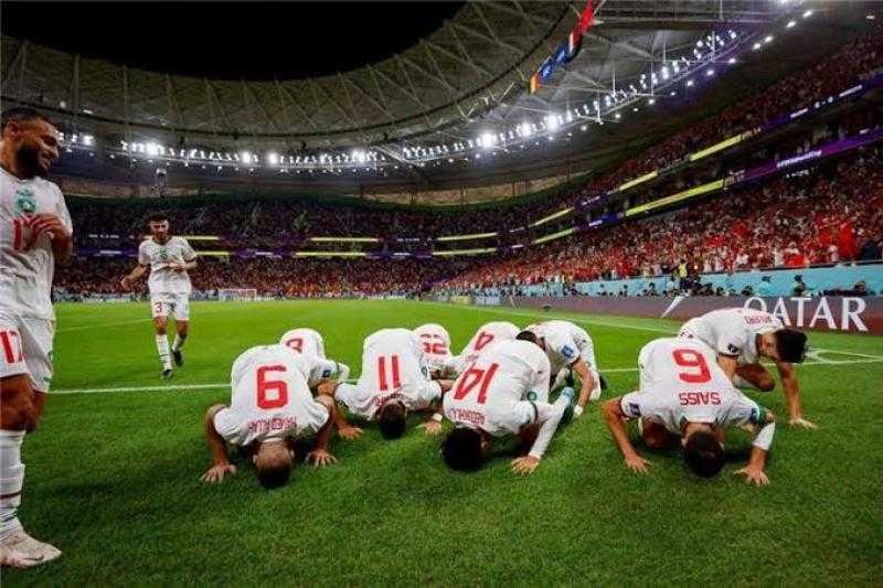 الجارديان: فخر منتخب المغرب بالإسلام في كأس العالم يجب أن يلهمنا جميعا