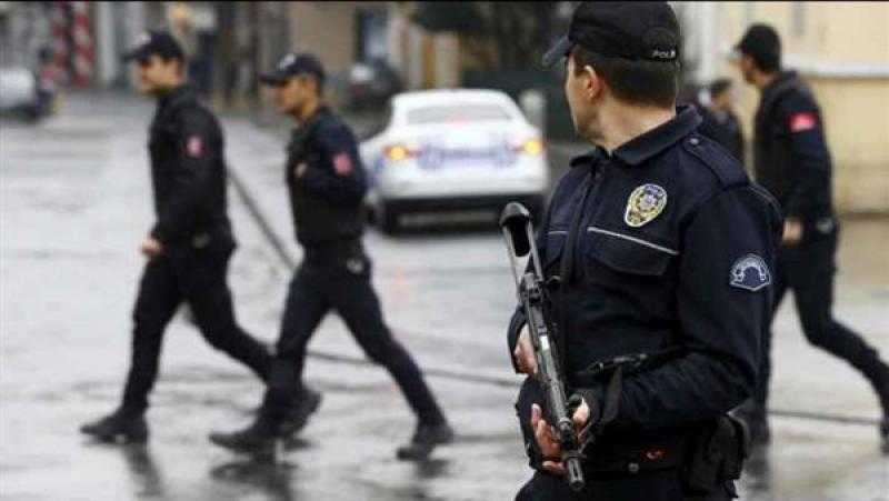 إصابة 8 أفراد شرطة في انفجار سيارة بتركيا