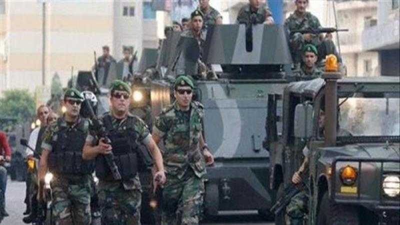 القبض على 20 لبنانيا و7 سوريين لتورطهم في حيازة مخدرات وأسلحة حربية
