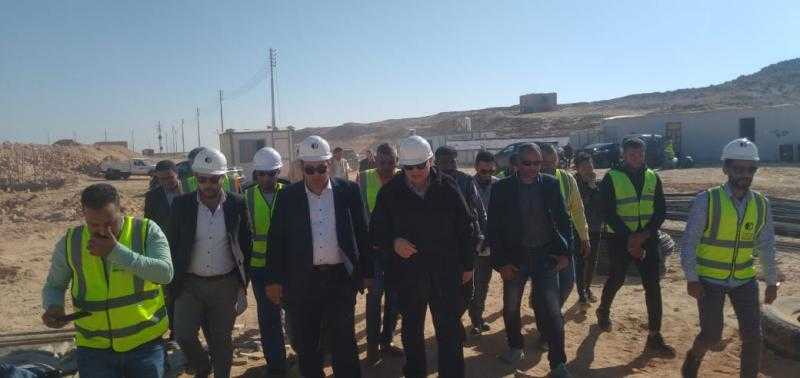 محافظ أسيوط يتفقد إنشاء مجمع تدوير المخلفات الصلبة بمركز الغنايم | صور