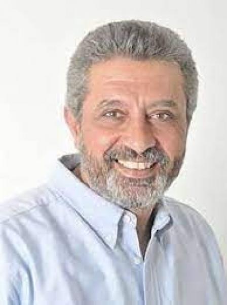 تذكر أمه وأبيه .. رسالة مؤثرة من الفنان هشام الشربيني قبل وفاته