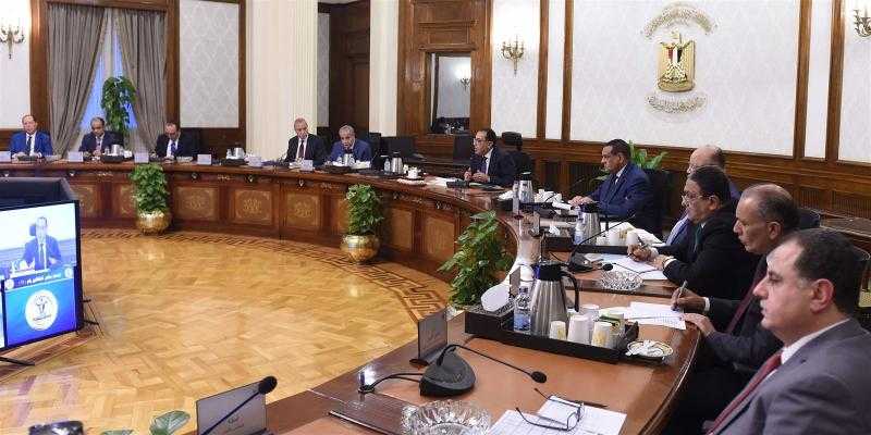 توجيهات حكومية عاجلة للمحافظين.. ”مدبولي” يؤكد: التعامل بمنتهى الحسم مع أي محاولة لإخفاء السلع