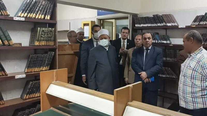 في زيارة مفاجئة.. شيخ الأزهر يتفقد مدينة البعوث للطلبة الوافدين| صور