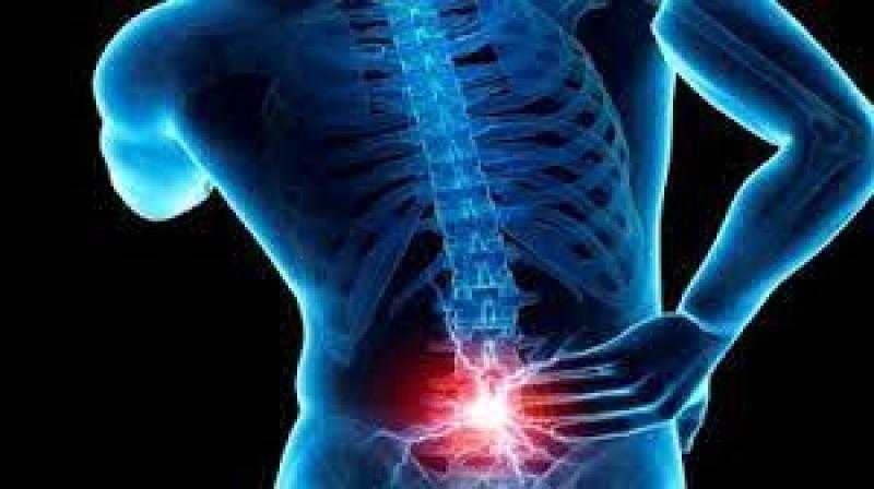 عالم كيمياء دوائية يحذر: تناول المسكنات على معدة فارغة يسبب مشكلات