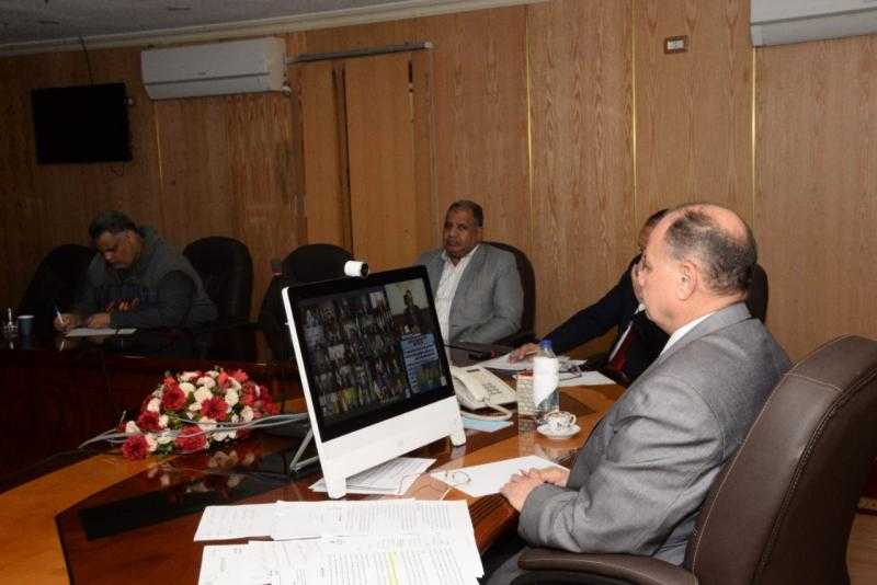 محافظ أسيوط: تكثيف الجهود لضبط الأسواق والتوسع في إنشاء منافذ بيع المواد الغذائية