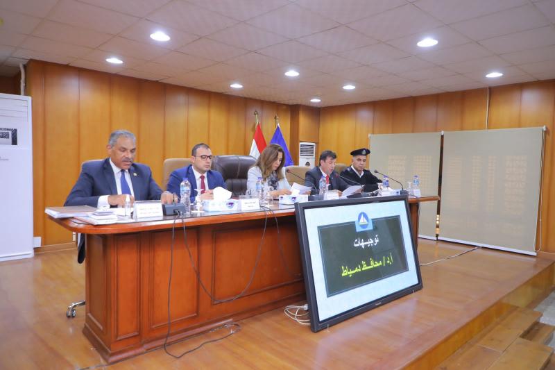 اجتماع محافظ دمياط