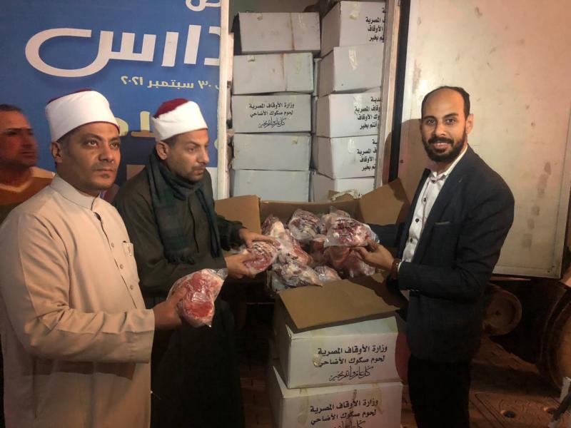 وصول 2 طن لحوم من صكوك الإطعام لتوزيعها على الأسر الأولى