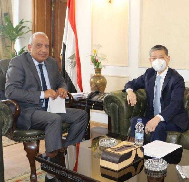 وزير قطاع الأعمال يستقبل السفير الصيني بالقاهرة لبحث تعزيز التعاون الاقتصادي والفرص الاستثمارية