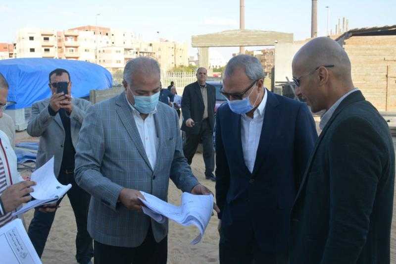 محافظ القليوبية يتفقد مصنع لتعبئة الأرز ومستشفى العبور العام.. صور