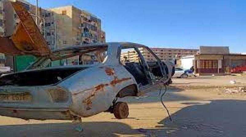 رفع 41 سيارة ودراجة نارية متهالكة من شوارع الجمهورية