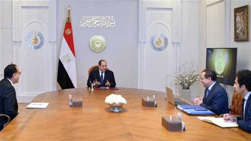 وزير البترول يستعرض أمام الرئيس السيسي الخطط الاستثمارية للبحث والاستكشاف حتى عام 2025