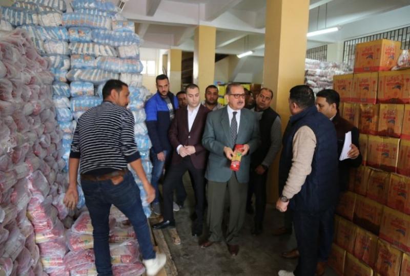 محافظ كفر الشيخ يتفقد الأسواق وفرعي الشركة المصرية لتجارة الجملة.. صور