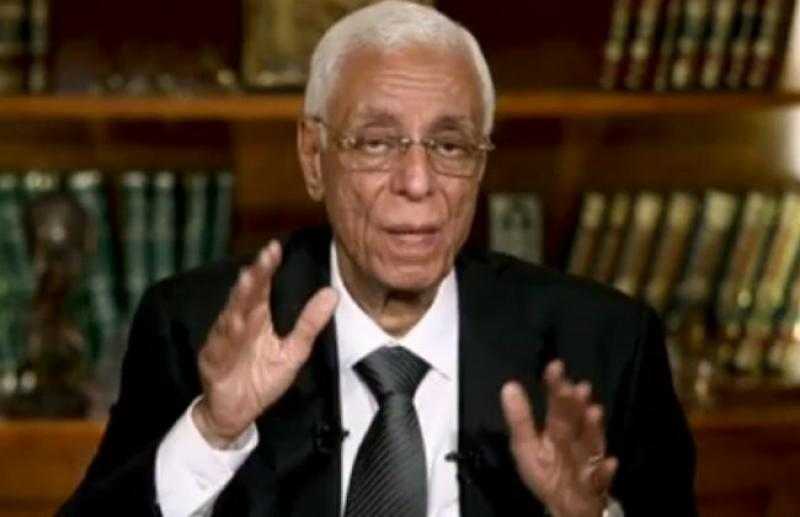 حسام موافي يروي قصة متسولة تجمع 5 آلاف جنيه يوميا.. فيديو