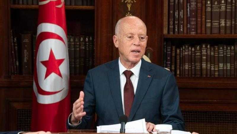 الرئيس التونسي يشدد على ضرورة حياد الإدارة الكامل تجاه الانتخابات التشريعية