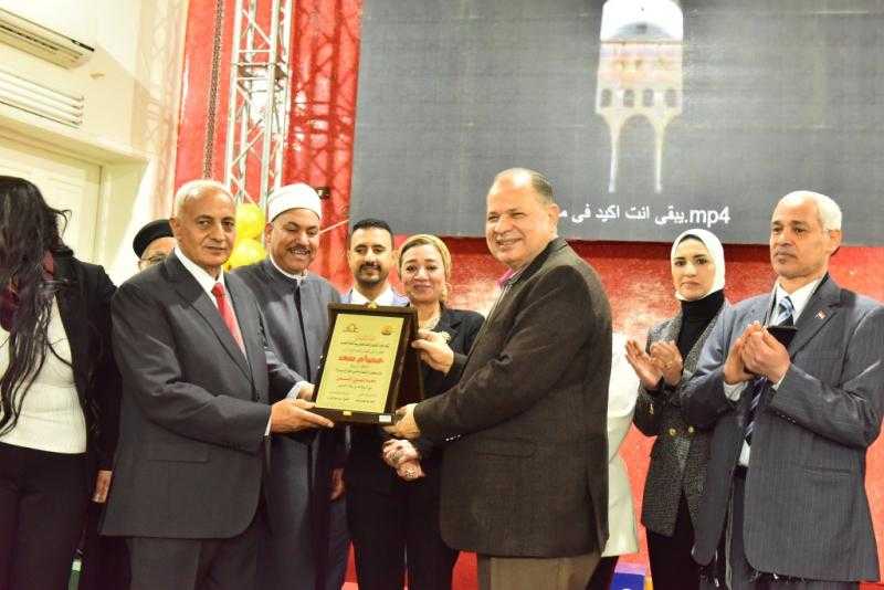 محافظ أسيوط يشهد احتفالية بيت العائلة المصرية