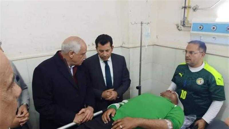 محافظ الجيزة ووزير الرياضة يزوران مستشفى أكتوبر للاطمئنان على المصابين