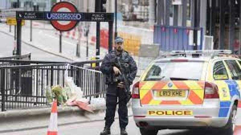 مجهول يقتل امرأة ويصيب عدة أشخاص بطلقات نارية في بريطانيا