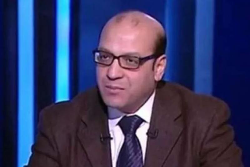 خبير اقتصادي يطالب بالتخلص من القوانين المكبلة للمسؤولين.. فيديو