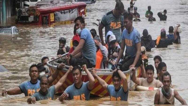 الفلبين.. الطقس السيئ يودي بحياة 4 أشخاص وإجلاء عشرات الآلاف