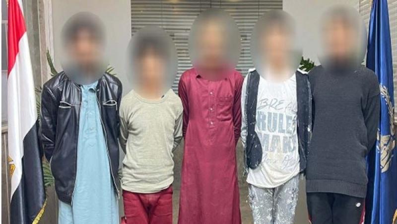 القبض على المتهمين بقتل سائق ووضع جثته داخل شنطة السيارة في التجمع