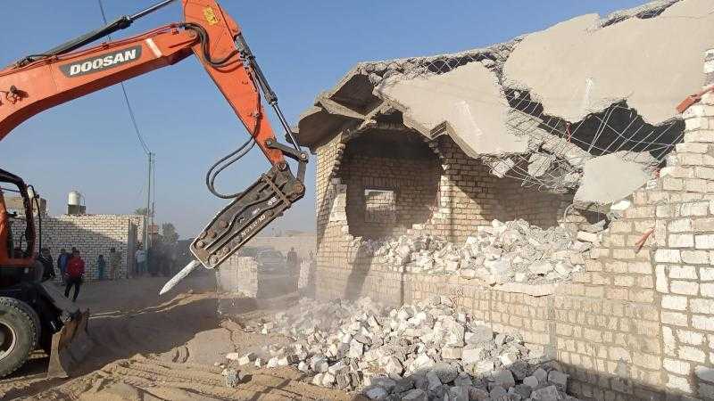 الجيزة: إزالة 170 حالة تعد على الأراضي الزراعية وبناء مخالف بأطفيح ومنشأة القناطر.. صور