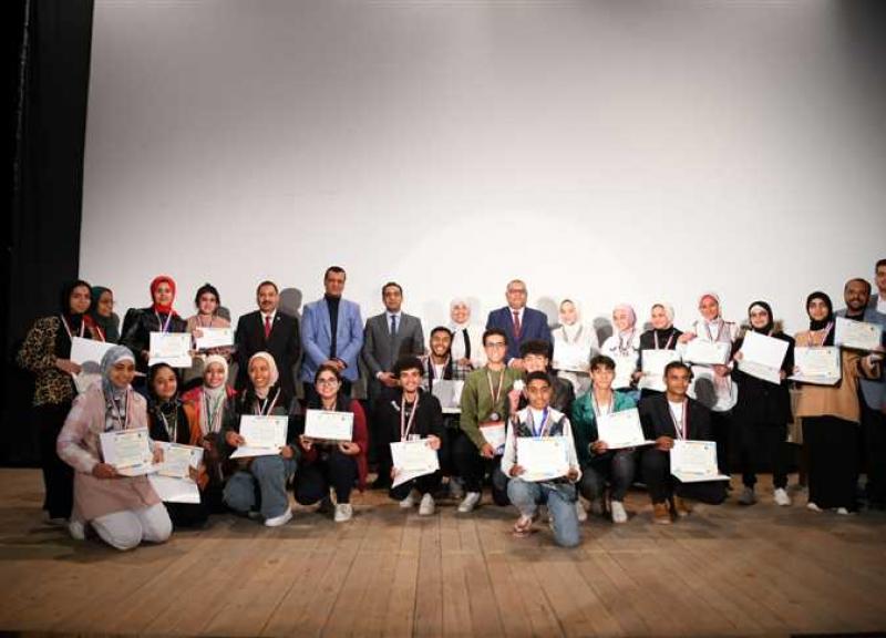 نائب محافظ قنا يشهد الحفل الختامي للمعرض المحلي للعلوم والهندسة