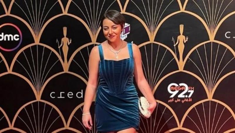 إطلالات جريئة لابنة شقيقة إلهام شاهين بعد تصريحاتها المثيرة للجدل