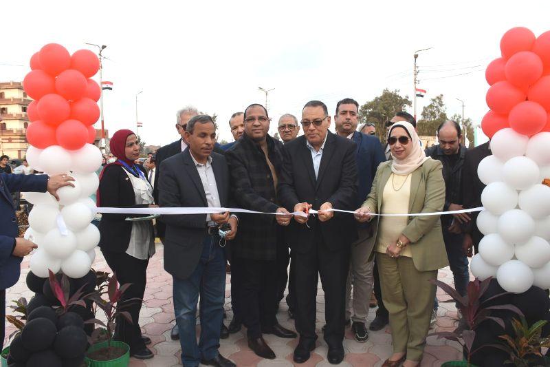 محافظ الشرقية يفتتح جدارية أهل منيا القمح