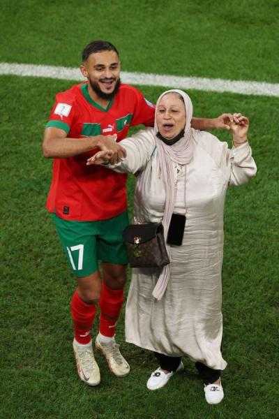 نهاد أبو القمصان: رقص لاعبي المغرب مع أمهاتهم من أجمل مشاهد كأس العالم