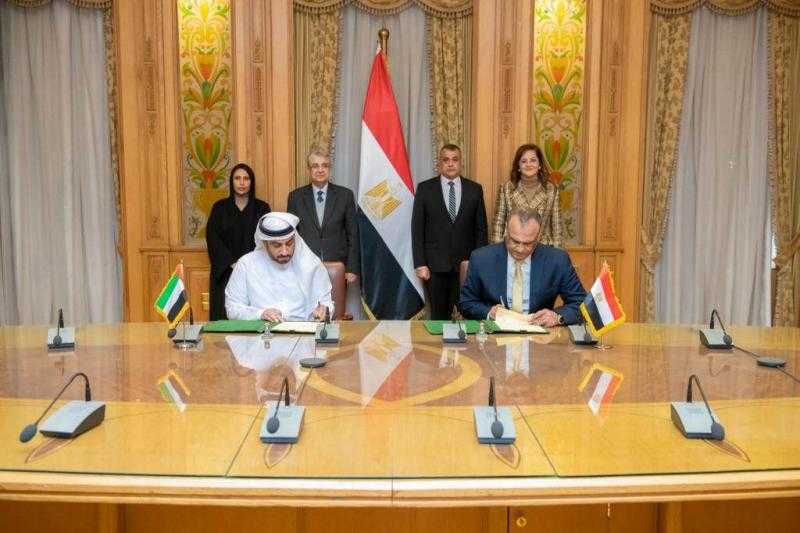 3 وزراء يشهدون توقيع مذكرة تفاهم بين ”حلوان للصناعات غير الحديدية” و”دوكاب” الإماراتية