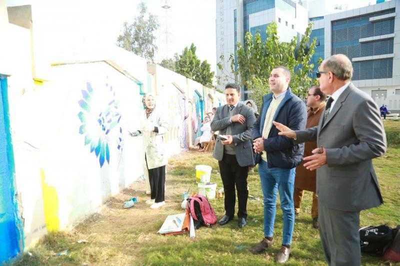 محافظ كفر الشيخ يشيد بطالبات التربية النوعية لتزيينهن أسوار المعاهد والمصالح الحكومية