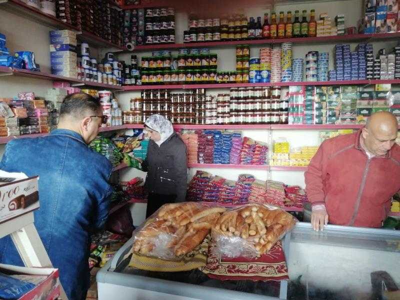 محافظ كفر الشيخ: حملات على الأسواق لضبط المخالفين والتأكد من توافر السلع الغذائية.. صور