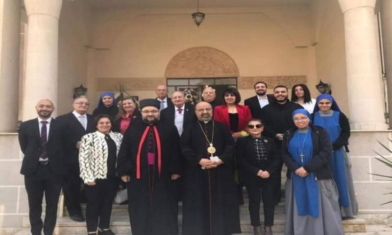 بطريرك الكاثوليك يستقبل المدبر البطريركى للكلدان للتهنئة بعيد الميلاد
